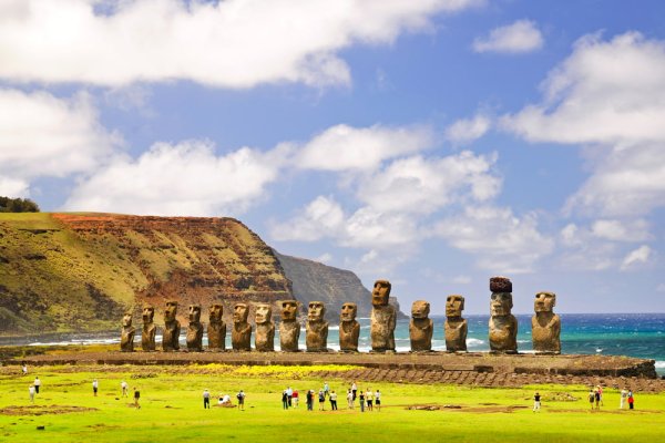 Moais of Easter Island, Chile NZ to South America Moais of Easter Island